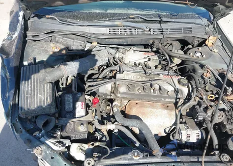 2000 Honda Accord 2.3 Ex z USA, uszkodzony, nr VIN 1HGCG6676YA064972